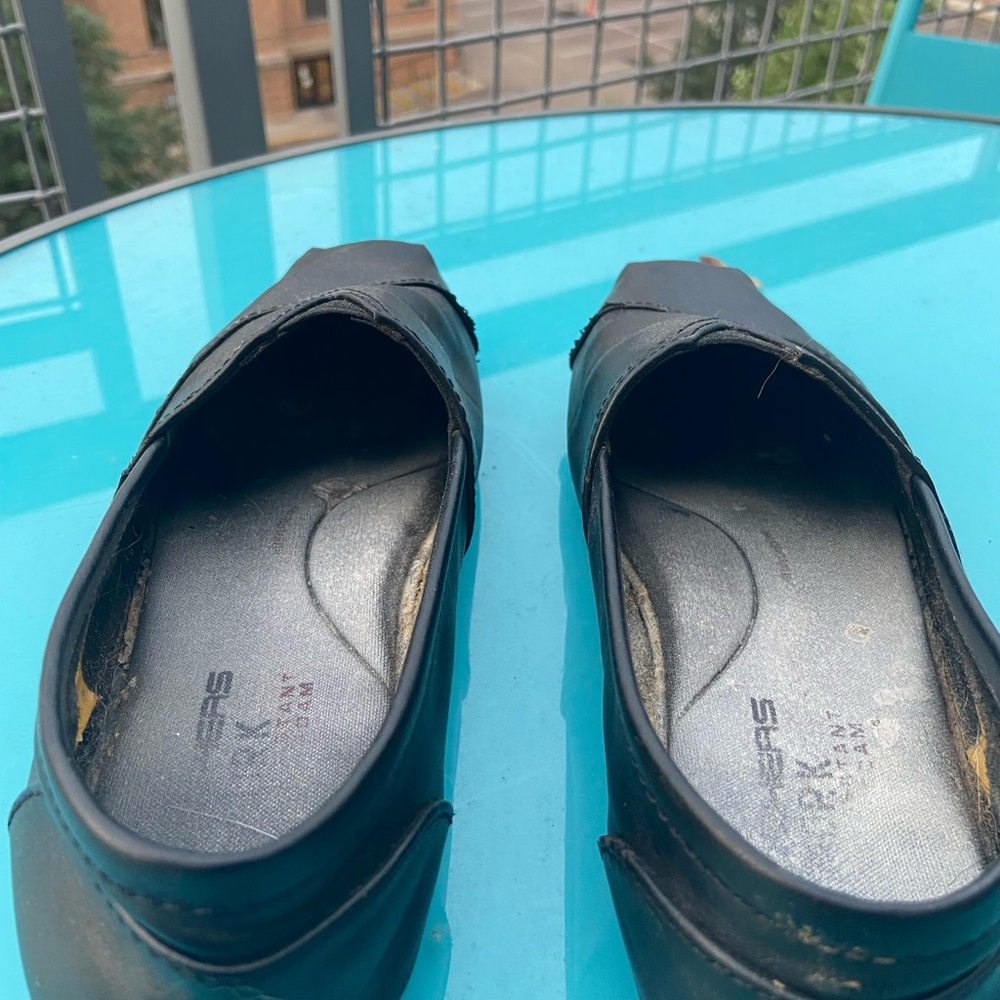 Skechers Black Slip-On Loafers: USED/PRE-OWNED/WELL WORN/OLD - Picture 6 of 12